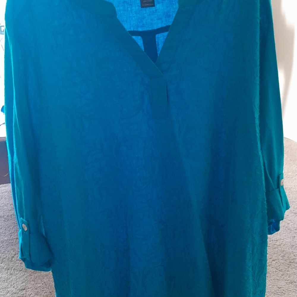 WOMENS PLUS SIZE 3X BLUE LONG SLEEVE BLOUSE EMBROIDERED FRONT 3/4 LENGTH SLEEVE